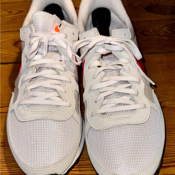 Shoes - Picture 6 of 7